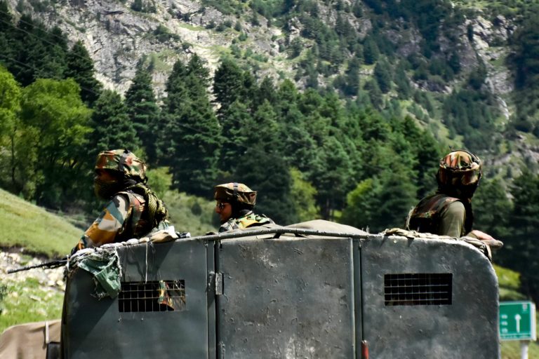 India investește masiv în infrastructura din Himalaya