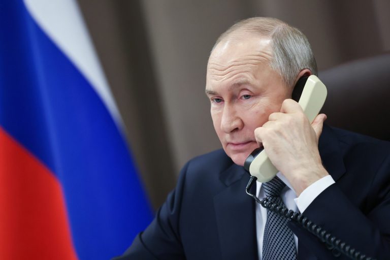 Kremlinul a confirmat conversația telefonică dintre Putin și Trump