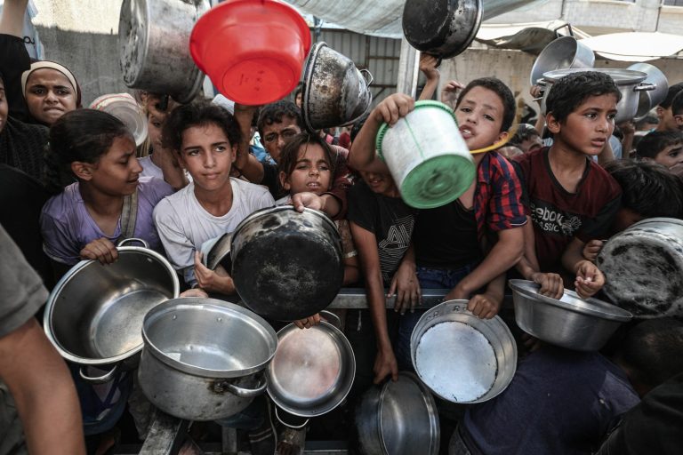 Mii de copii au malnutriție severă în Gaza