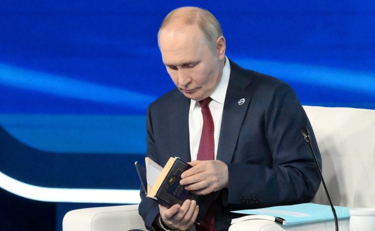 Moment umilitor pentru Putin: 34 de secunde mute