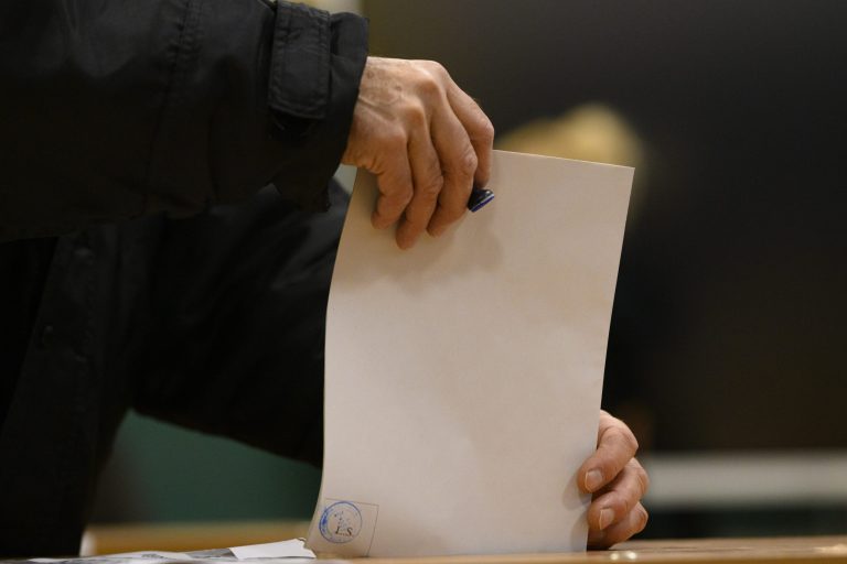 Numărarea voturilor pentru candidații la Primăria Capitalei