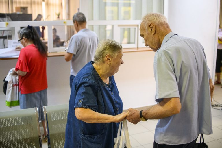 O țară UE vrea să oprească asistența medicală pentru pensionari