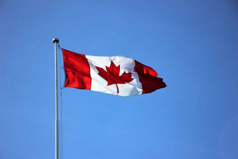 Populația Canadei scade brusc