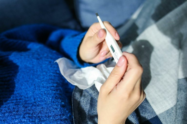 Spania: Epidemie gravă de gripă, pacienți pe holuri