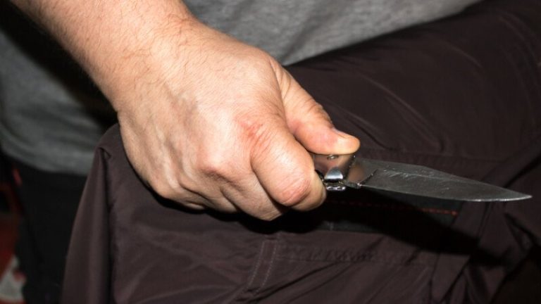 Tânăr de 26 de ani și-a ucis tatăl cu 18 cuțite