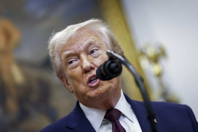 Trump critică emisiunile de umor și amenință cu retragerea licențelor