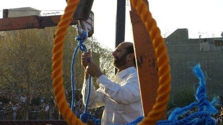Un tânăr de 27 de ani, acuzat de spionaj, executat în Iran