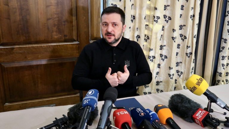 Zelenski, „pregătit” să convoace referendum pentru planul lui Trump