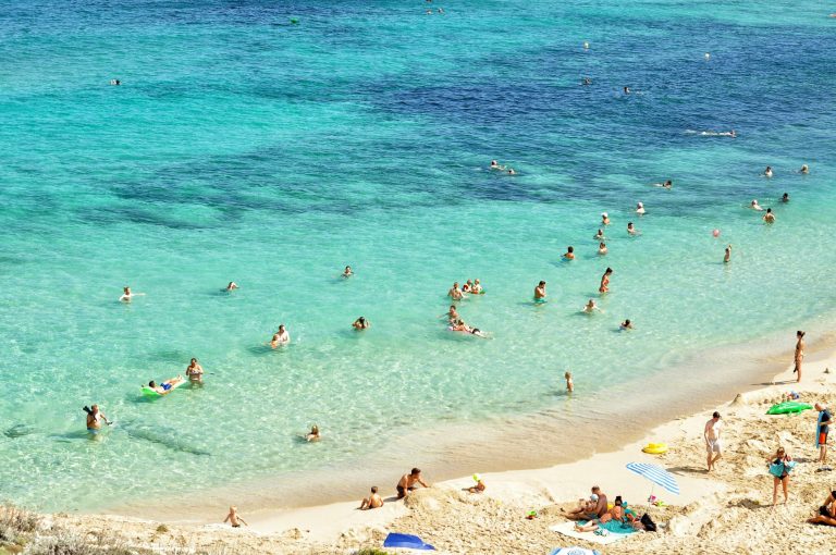 33 de plaje populare din sudul Mediteranei pot dispărea