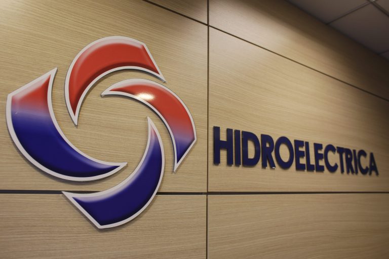 Acțiunile Hidroelectrica au atins un nou maxim istoric; capitalizarea de piață a companiei a crescut la 62,3 miliarde lei.