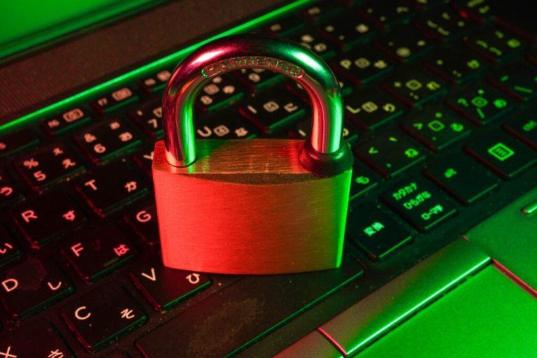 Comisia Europeană consolidează securitatea cibernetică a Uniunii Europene
