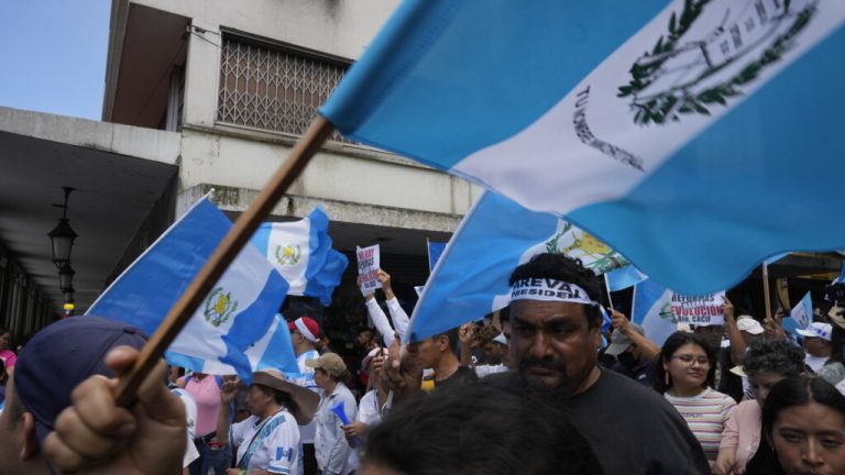 Guatemala: Instituirea stării de asediu după uciderea a opt polițiști de către grupuri criminale