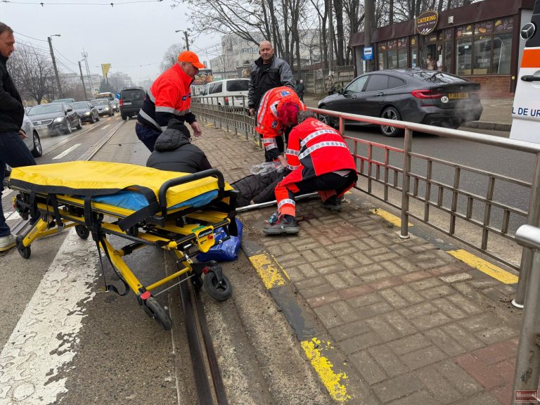 Ieșeancă lovită pe trecerea de pietoni, cere 450.000 euro