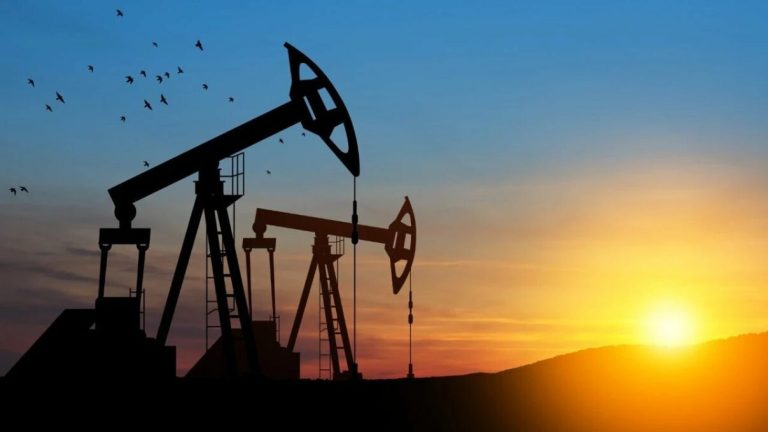 Irakul preia controlul unui mare câmp petrolier mondial