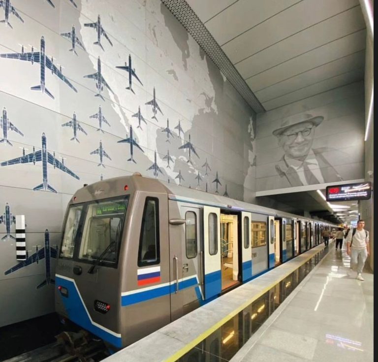 Metroul din Moscova lansează cele mai futuriste vagoane