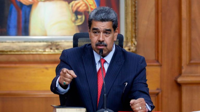 Oficial american: Maduro și soția, acuzați de trafic de droguri