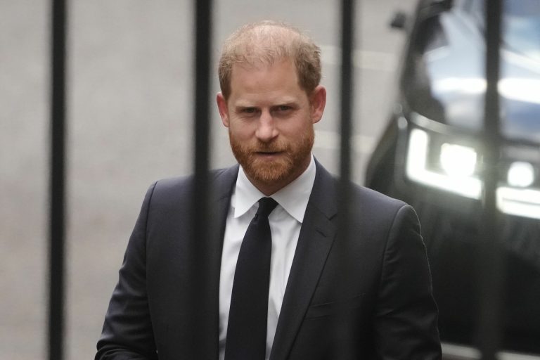 Prințul Harry va depune mărturie mai devreme într-un proces important împotriva editorului Daily Mail.