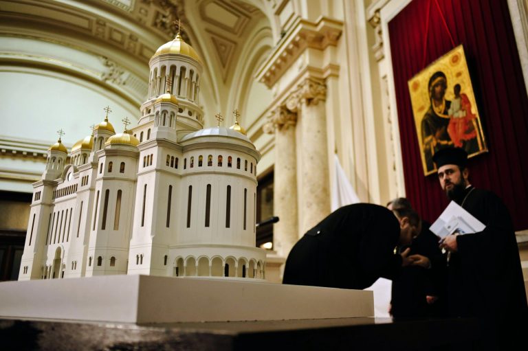 Proiect pentru legalizarea prostituției: Patriarhia Română se opune.