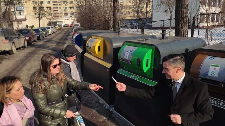 Revoluție la pubelele din Iași – Gunoaie vor putea fi aruncate doar cu o cartelă sau printr-o aplicație mobilă (VIDEO)