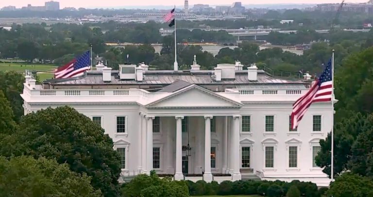 Senatul american propune limitarea puterilor de război ale lui Trump