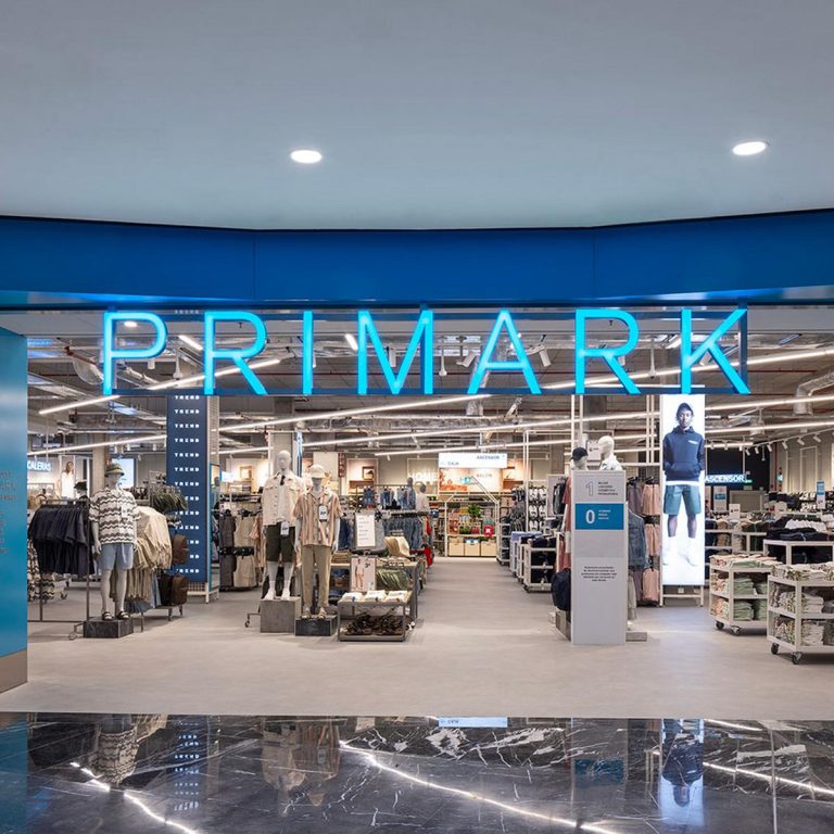 Rețeaua Primark începe recrutările pentru noul magazin din Iași, care se va deschide în 2026. Ce profiluri sunt căutate?