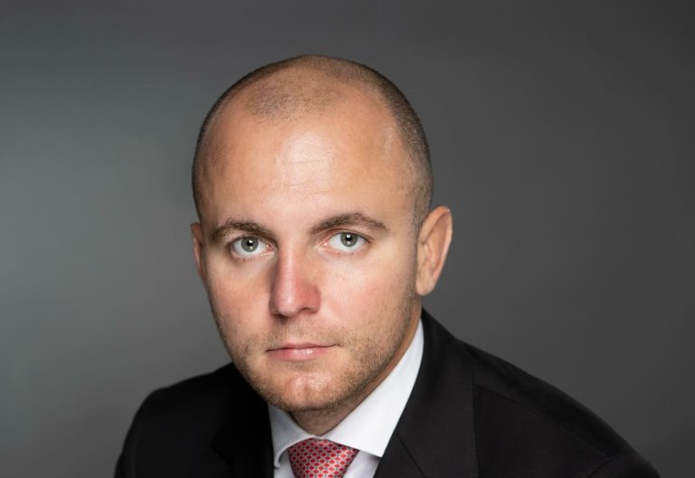 Andrei Gușă: „1,5% din PIB pentru Ucraina, nimic pentru familiile militarilor români decedați în război”