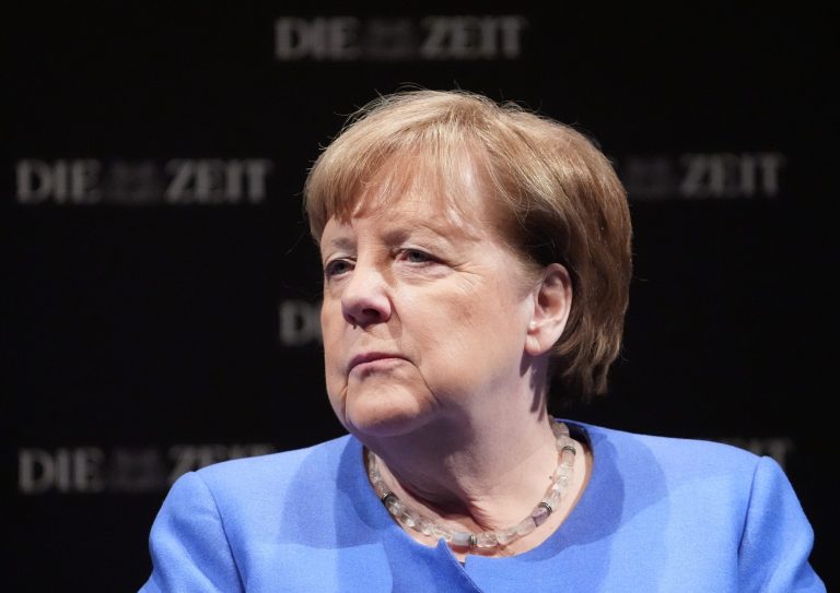 Angela Merkel dezminte speculațiile despre o posibilă candidatură la președinția Germaniei.