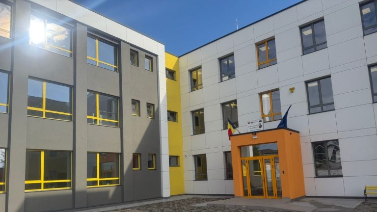 Educație de standarde europene la Podu Iloaiei: Școala „Al.I. Cuza” din oraș a primit acreditarea Erasmus+ pentru perioada 2025-2028. Ce implică acest lucru?