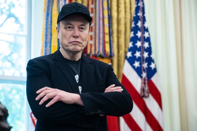 Elon Musk răspunde după difuzarea e-mailurilor cu Jeffrey Epstein: „Mi-am revenit”