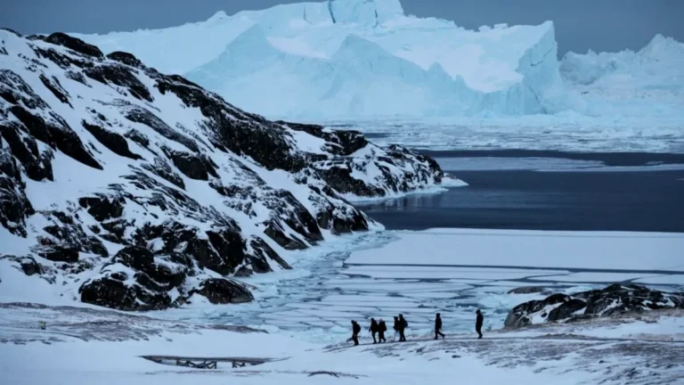 Groenlanda a avut cea mai călduroasă lună ianuarie din istorie, pe fundalul schimbărilor climatice accelerate.