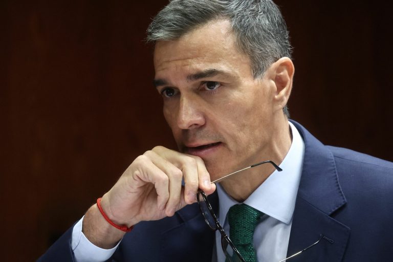 Guvernul Spaniei își propune egalitate reală pentru romi. Pedro Sánchez: statul va lupta împotriva discursului urii.