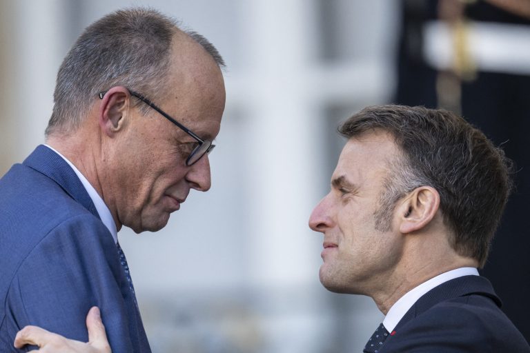 „Made in Europe” desparte Franța și Germania: Macron cere preferințe europene, Merz avertizează