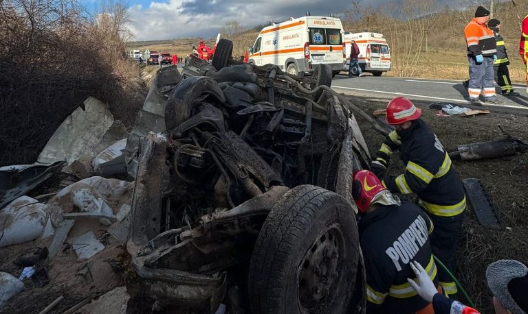 O nouă tragedie pe drum – Trei morți și un rănit în urma unui accident pe DN 6