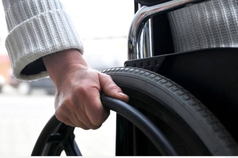 RAPORT OFICIAL | Sute de ieșeni și-au pierdut gradul de handicap în urma reevaluărilor. Ministerul Muncii a început controalele.