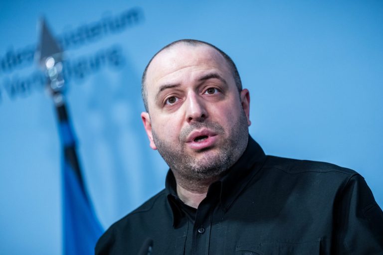 Ucraina acordă primele licențe pentru exportul de armament în timpul războiului