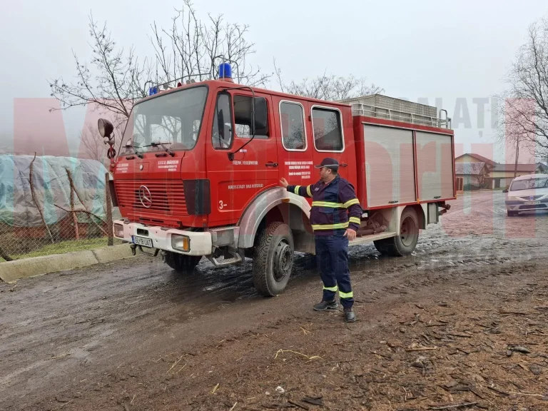 Caz de „noaptea minții” la Galați. Pompier voluntar rămas fără permis și amendat pentru că nu a cedat prioritate poliției. Ambele echipaje se îndreptau spre același incendiu.