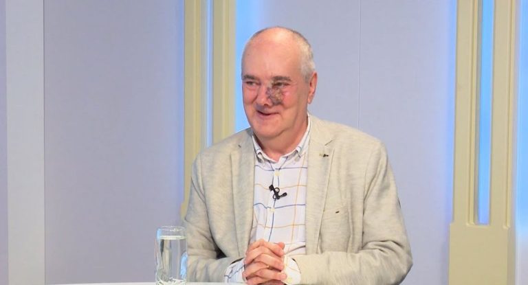 „Chiar autorul susține că nu consideră că ar fi utile”. ZDI a purtat discuții cu un alt universitar al cărui nume figurează în cunoscutul Dosar Epstein. Ce declarații a făcut profesorul?