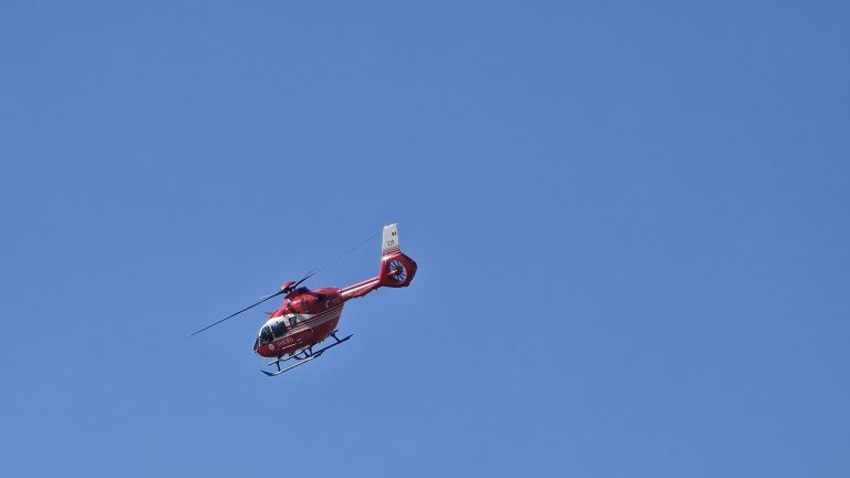 Elicopter SMURD trimis la Bivolari pentru o tânără rănită într-o explozie