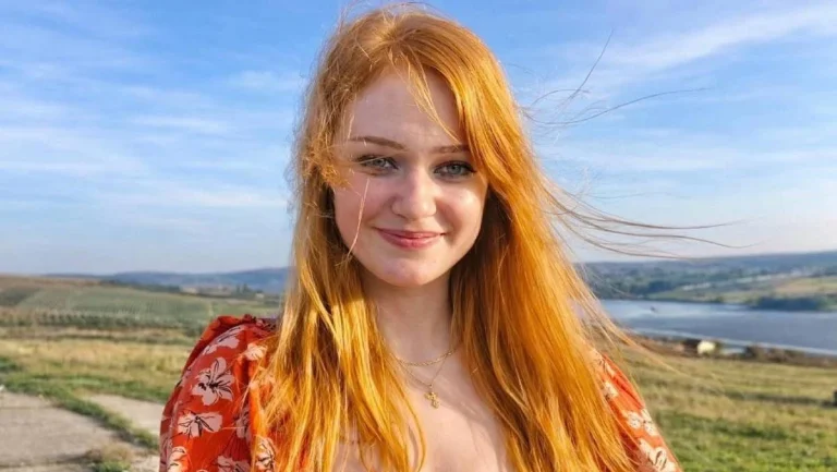 A decedat Andreea Aniţa, tânăra din Fălticeni pentru care românii au contribuit cu 2,3 milioane de euro.