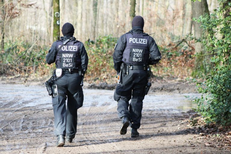 Autoritățile din Berlin emit o alertă privind posibila activitate a grupărilor iraniene în Germania.