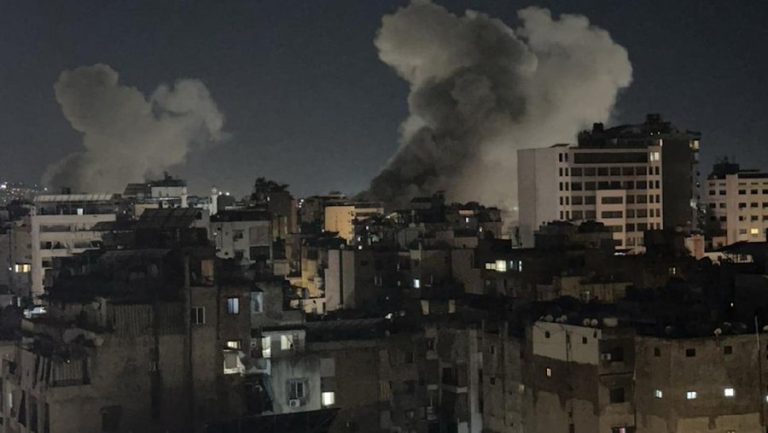 Beirut, bombardat de Israel ca răspuns la atacul Hezbollah asupra unei baze militare din Haifa