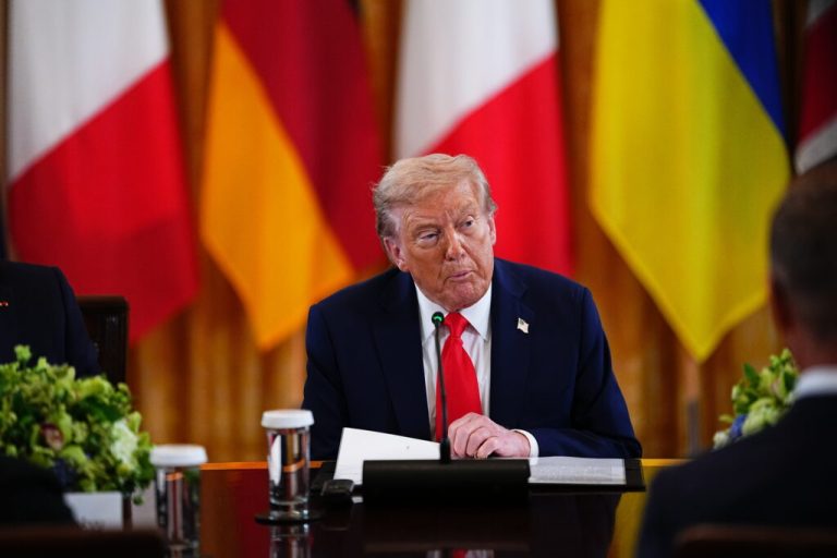 Casa Albă anunță că, în cazul în care negocierile cu Iranul nu dau rezultate, Trump va „răspunde mai drastic”.