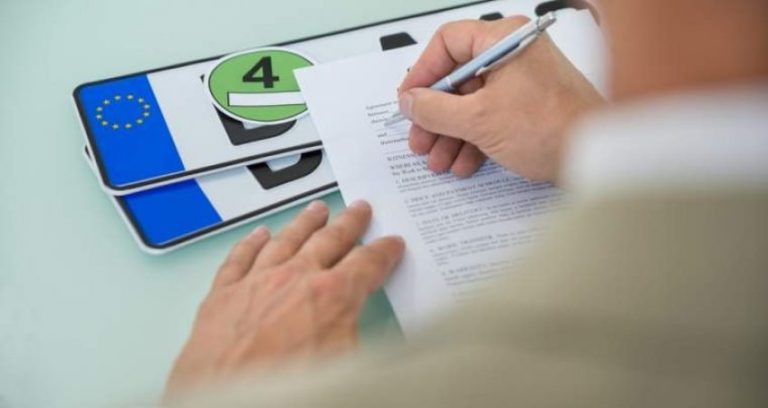 Cât va costa obținerea unui nou certificat de înmatriculare în 2026? Documentele necesare șoferilor în cazul modificărilor aduse mașinii