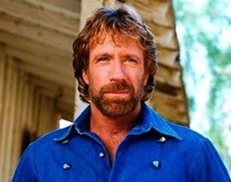 Chuck Norris a fost internat de urgență în spital.