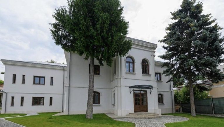 Doi artiști renumiți se reunesc la Iași, la Muzeul „Nicolae Gane”: Kees Ouwens și Carmen Jacobo lansează un nou proiect.