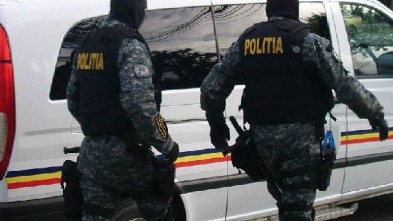 DNA: Doi directori de la Finanțele Publice București, cercetați pentru corupție