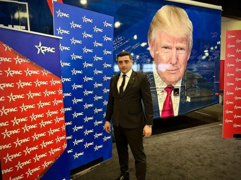 După ce a încercat să se afle în grațiile lui, Simion îl atacă pe Trump și susține poziția lui Putin în Parlamentul României.