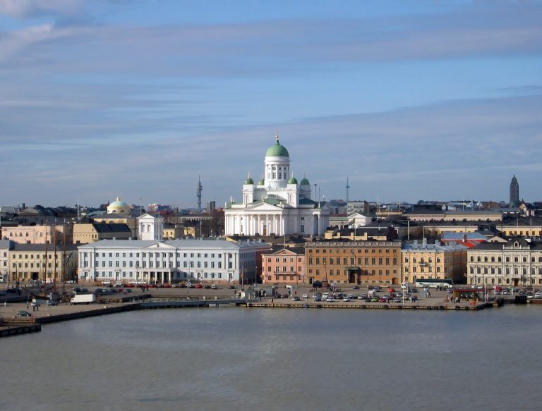 Finlanda se apără singură de zeci de ani. De ce Europa nu a adoptat încă acest model?
