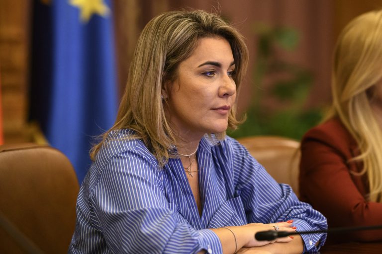 Gianina Șerban (deputat AUR): „Cerem demisia ministrului de Externe Oana Țoiu! Cetățenii români nu pot fi tratați cu lipsă de respect”