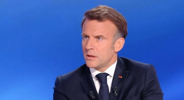 Macron „condamnă” decizia poliției israeliene de a-l împiedica pe Patriarhul Latin al Ierusalimului să oficieze slujbe în Duminica Floriilor la Biserica Sfântului Mormânt.